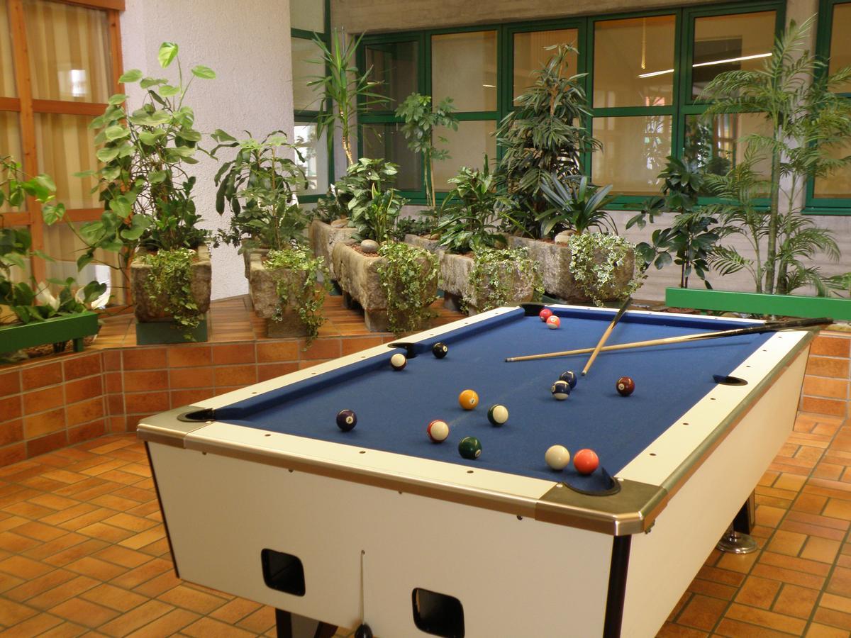 Hotel Sommerhaus Am Internats-Campus บาด ลีออนเฟลเดน ภายนอก รูปภาพ
