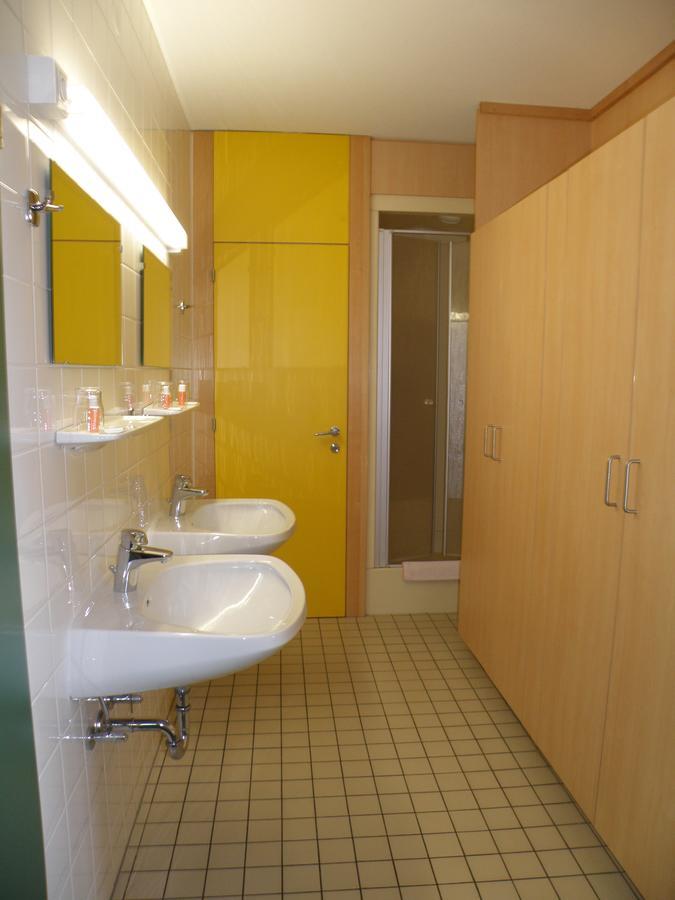 Hotel Sommerhaus Am Internats-Campus บาด ลีออนเฟลเดน ภายนอก รูปภาพ